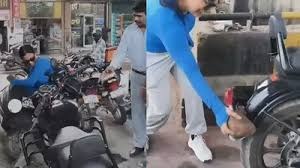 Jaipur Road Rage: Girl Smashes Bullet Bike With Helmet and Stones, Video Goes Viral